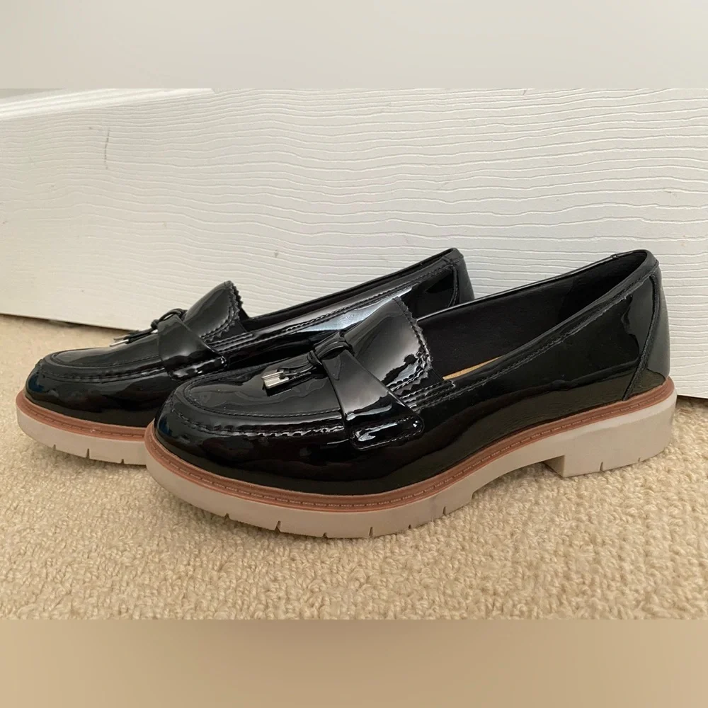 Clark’s Westlynn Bella Black Tan Loafers Chunky Sole Size 9.5 - Picture 3 of 6